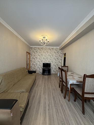 ağ seher: 3 otaqlı, Yeni tikili, 57 kv. m — 2