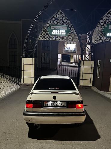 Volkswagen: Volkswagen Vento: 1993 г., 1.8 л, Механика, Бензин, Седан — 1