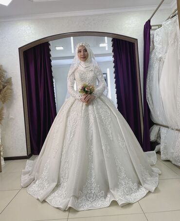 на прокат свадебное платье: Продажа 8000 сом в отличном состоянии