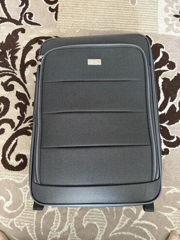 чемоданы бишкек дордой цены: Чемодан, Новый, Средний (40 - 70 л), На колесах