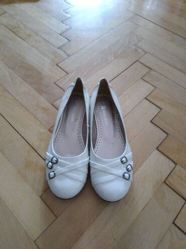muska bela majca: Ballet shoes, 41