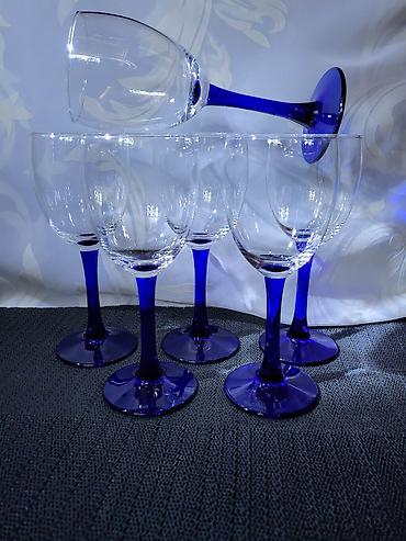 Čaše: Case nove,vintaz za vino,holandske. Case nove,sve na njima odsjaj od — 3