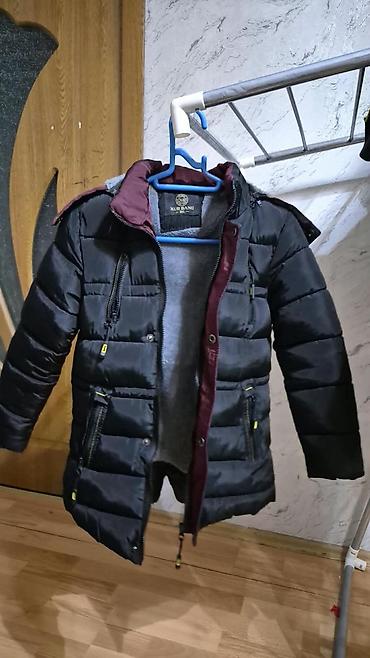 ust: Uşaq üçün qışlıq şişmə kurtka - Rəng: qara, bordo detallarla - Model — 2