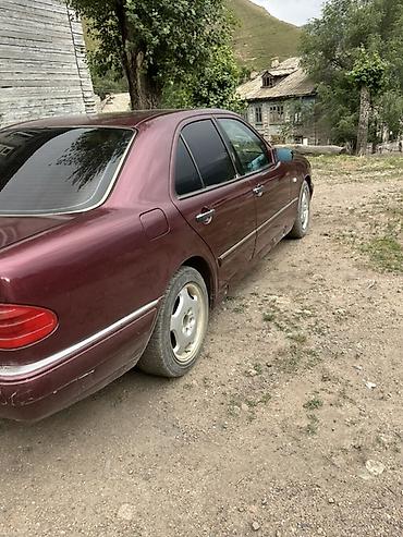 салон машины: Mercedes-Benz E-Class: 1996 г., Автомат, Бензин, Седан — 6