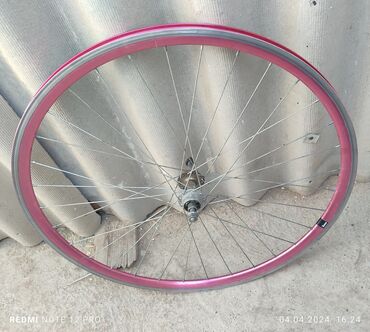 продаю шоссейный велосипед: Задний шоссейный колесо, 28 размер, идеально ровный, без восмерок и
