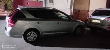 Kia: Kia Cee’d SW (universal) – gümüşü rəng Dövlət nömrə nişanı: 77-SK-794 — 13