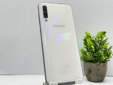 бу телефони самсунг: Samsung Galaxy A50, Колдонулган, 128 ГБ, түсү - Ак, 2 SIM
