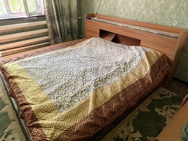 номер для дома: Уктоочу бөлмө гарнитуру, Колдонулган, Эки кишилик керебет, Шкаф, Өзү алып кетүү