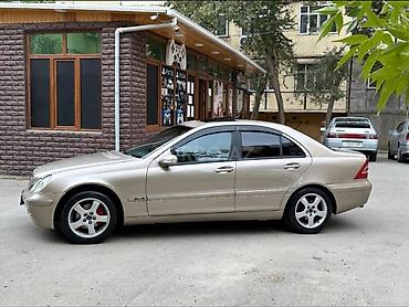 Mercedes-Benz: Mercedes-Benz C-Class: 2 l | 2000 il Sedan — 2