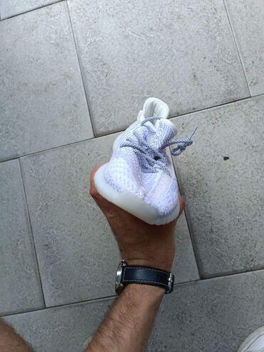 Women's Sneakers and athletic shoes: 44 — 9