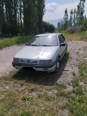 авто кондицонер: Volkswagen Passat: 1989 г., 1.8 л, Механика, Бензин, Седан