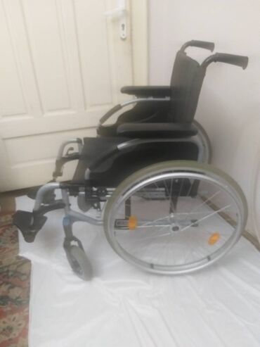 Invalidska kolica: Francuska aluminijumska invalidska kolica cuvene marke INVACARE, u — 7