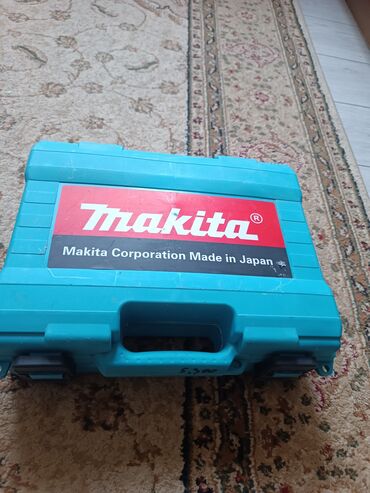 продам дрель: Продаю шуруповёрт Makita Макита.абсолютно новый .покупался за