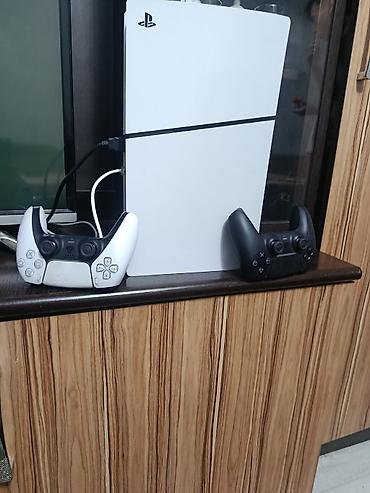 sony pla: Игровая консоль Sony PlayStation 5 в белом корпусе с двумя — 3