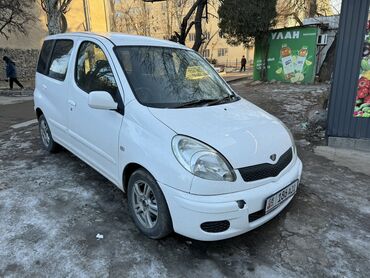 Toyota: Toyota Funcargo: 2004 г., 1.3 л, Автомат, Бензин, Универсал