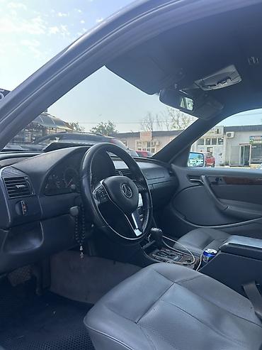 mercedes benz e250: Mercedes-Benz C-Class: 2.3 l | 1998 il Sedan — 7