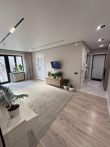 7 1: 3 комнаты, 54 м², Бишкек Парк ТРЦ Индивидуалка, 2 этаж, Евроремонт — 2