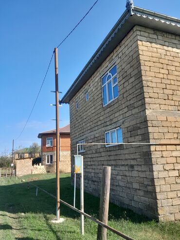 Həyət evləri və villaların satışı: 3 otaqlı, 135 kv. m, Orta təmir — 4
