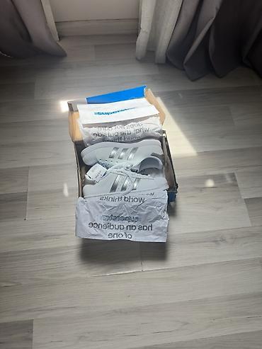 superstar: Мужские кроссовки, 42, Adidas Originals, Новый, цвет - Белый, Платная доставка — 2