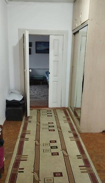 Продажа коттеджей и домов: * Продаётся :В районе К өлмө * Два дома на участке в 4 сотки в черте — 9