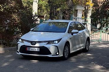 Toyota Corolla: 2022 г., 1.8 л, Автомат, Гибрид, Седан