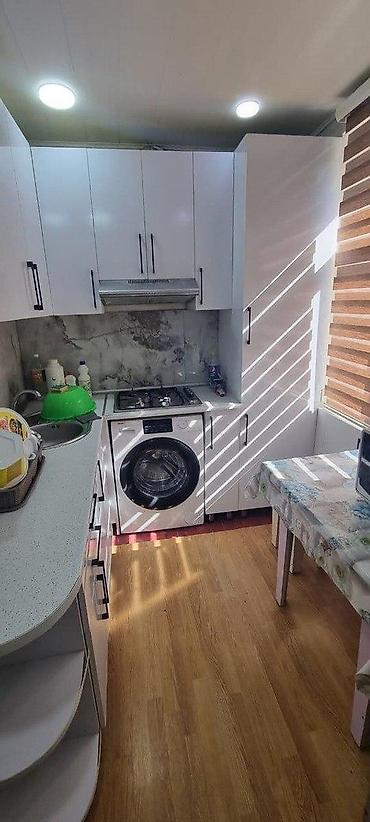 ev alqi satqi kreditle: Bakı, 8-ci mikrorayon, 3 otaqlı, Köhnə tikili, 58 kv. m — 5