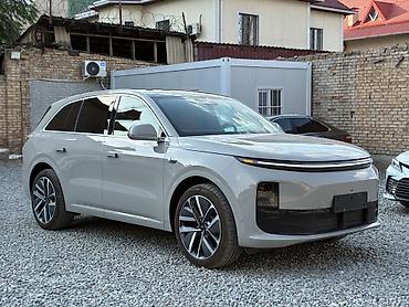 аренда авто lixiang: Lixiang L6: 2024 г., 1.5 л, Автомат, Гибрид, Кроссовер — 2