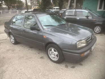 фольксваген vento: Volkswagen Vento: 1992 г., 1.8 л, Механика, Бензин, Седан