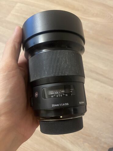 вертикальный нож: Sigma 20mm f1,4 art for Nikon В отличном состоянии. Прекрасный