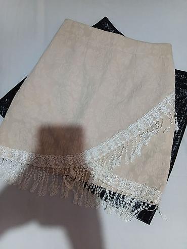 jordan šorcevi: Stradivarius mini suknja – crna, sjajna, A‑kroja - Brend — 6