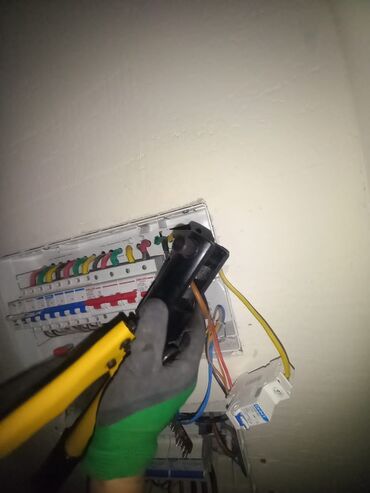 Электрики, электромонтажники: Электрик. Больше 6 лет опыта — 5