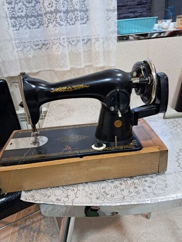 запчасти для шуруповерта: Tikiş maşını yaxşı vəziyyətdədir. Yeganə problem tikəndə sapı qırır