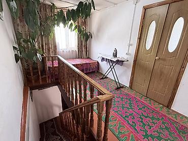 Продажа коттеджей и домов: Двухэтажный дом с двором и хозяйственными постройками, 13 соток село — 10