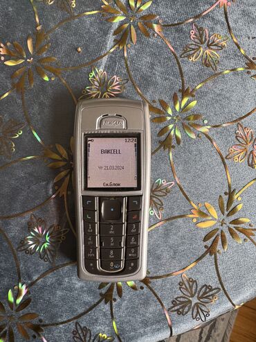 nokia 3585i: Nokia 6260, rəng - Ağ, Düyməli