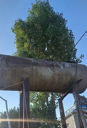 eboksit satilir: 3.5 ton su çəni satılır. - Qalın və keyfiyyətli materialdan — 3