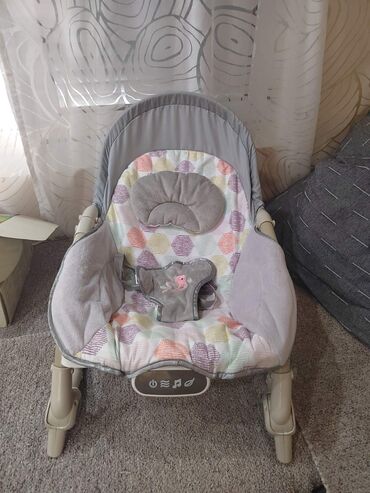 pumpa za nos za bebe: Njihalica na baterije