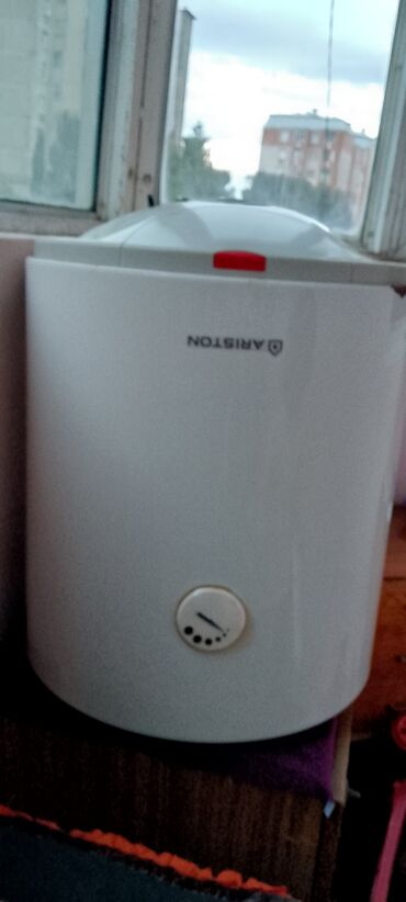 Fizika: Ariston elektrik su qızdırıcısı (divar tipli) - Marka/model: Ariston