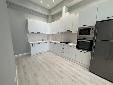 yasamalda evler: İcarəyə verilir 2 otaqlı yeni tikili 51 m², Ağ şəhər q. Kateqoriya — 6