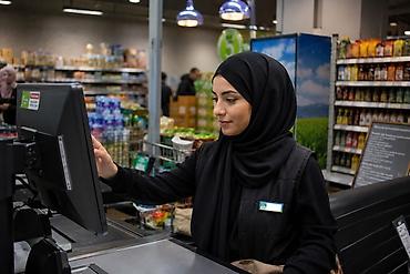 Срочно!!!! Срочно!!!требуются девушки кассир в продуктовый магазин с