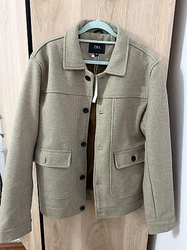 zara шапка: Жакет/куртка ZARA - Модель: укороченная куртка-рубашка - Цвет — 1