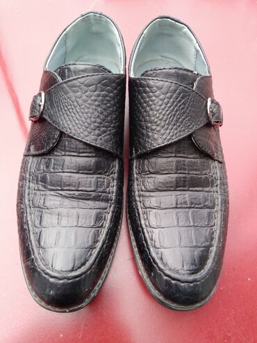 обувь 44: Детские кожаные туфли в отличном состоянии. Хорошего качества. Одевали