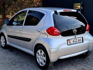 bmw 5 e60: Toyota Aygo: 2006 г., 1 л, Механика, Бензин, Хэтчбэк — 3