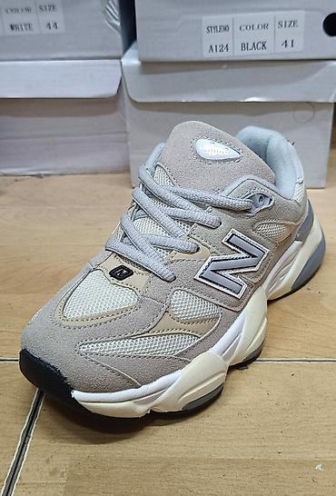 patike za jesen: New Balance 9060
Decije
31-35
3100 din — 4