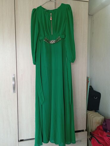 каракол платье: Вечернее платье, Классическое, Длинная модель, С рукавами, Стразы, M (EU 38)