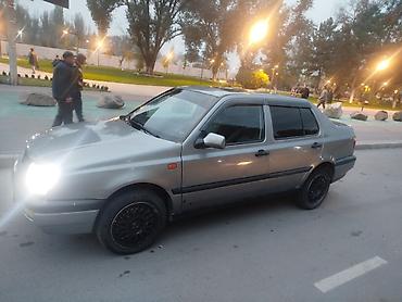 a8 d2: Volkswagen Vento: 1992 г., Седан — 3