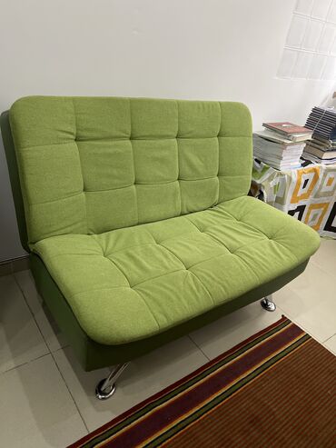 диван икеа: Прямой диван, цвет - Зеленый, Б/у