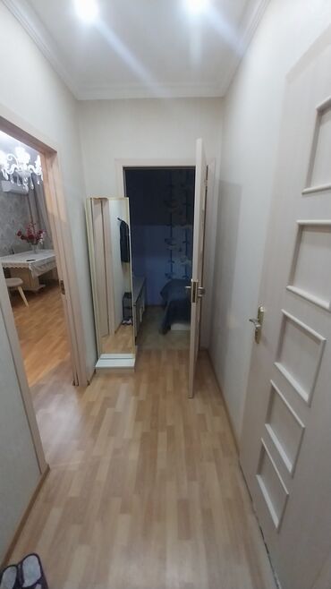 Uzunmüddətli kirayə mənzillər: Məkan: Tam mebelləşdirilmiş 2 otaqlı mənzil (şəkillərdə göstərilən) — 9