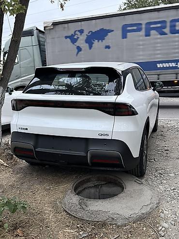byd e6: Электромобиль легковой кроссовер QOS Q05 (на кузове — Q05) Кузов и — 3