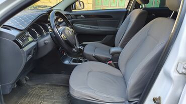 Avtomobil salonu üçün digər detallar: Dongfeng S30 sedan – komfortlu və geniş salon . Tecili satilir — 4