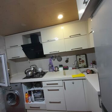 Otaqların uzunmüddətli kirayəsi: 3 otaq 2 yataq otaqı 1 zal Zabrat yeni sahe 118 A nömreli aftabusa 25 — 4